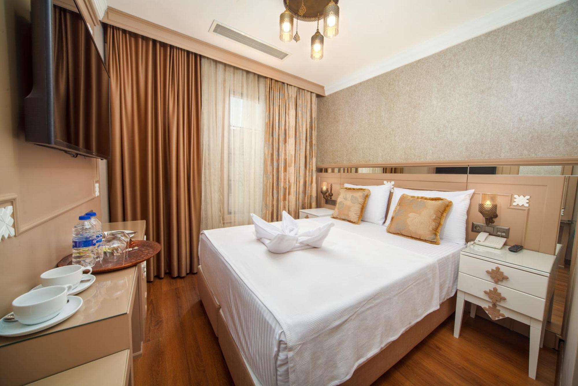Belmond Hotel Istanbul Exterior photo
